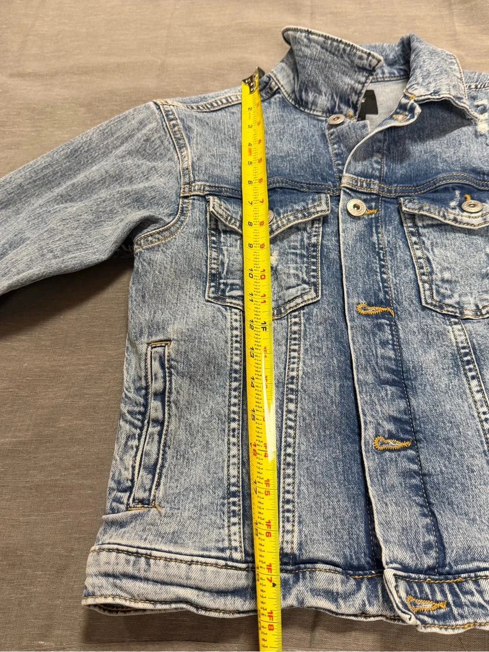 Art Class Kids Light Wash Distressed Denim Trucker Jacket Sz M (8)